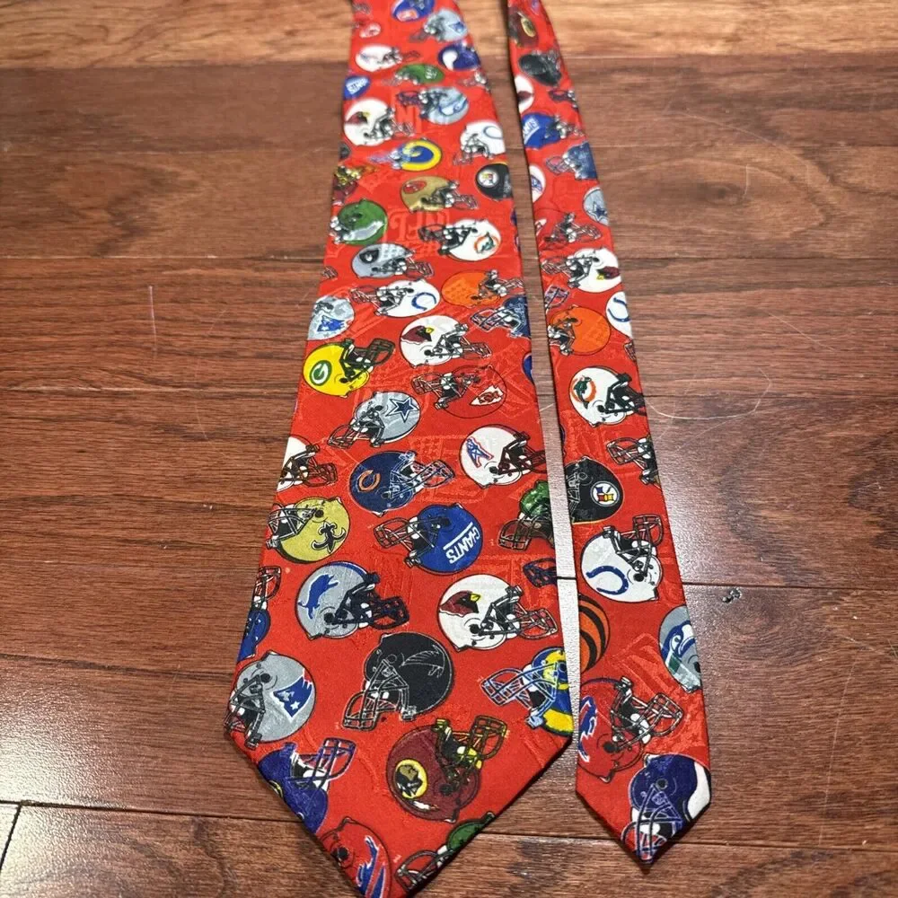NFL Team 56” Men’s Tie 100% Polyester Made In USA Football Vintage Helmet Theme